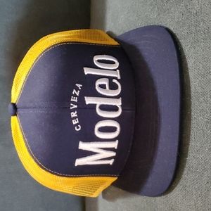 Modelo Trucker Hat